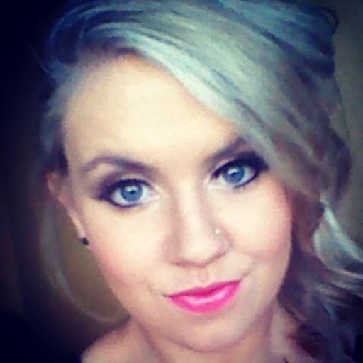 Shauna 19. W.I.T - Studying Social care. Love being a college kid!