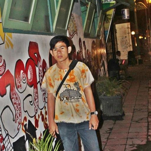 Fadlyvay's profile picture. Jalani hidup ini dengan ikhlas.! Jadi jangan lah selalu mengeluh.. Tetap ikhlas dengan semua itu