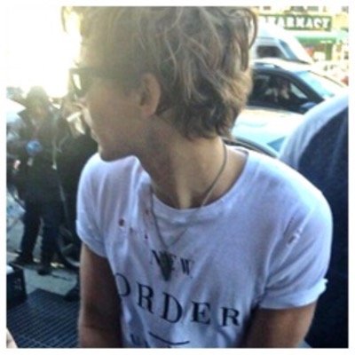 Please follow @xcliffordhugs she follows back