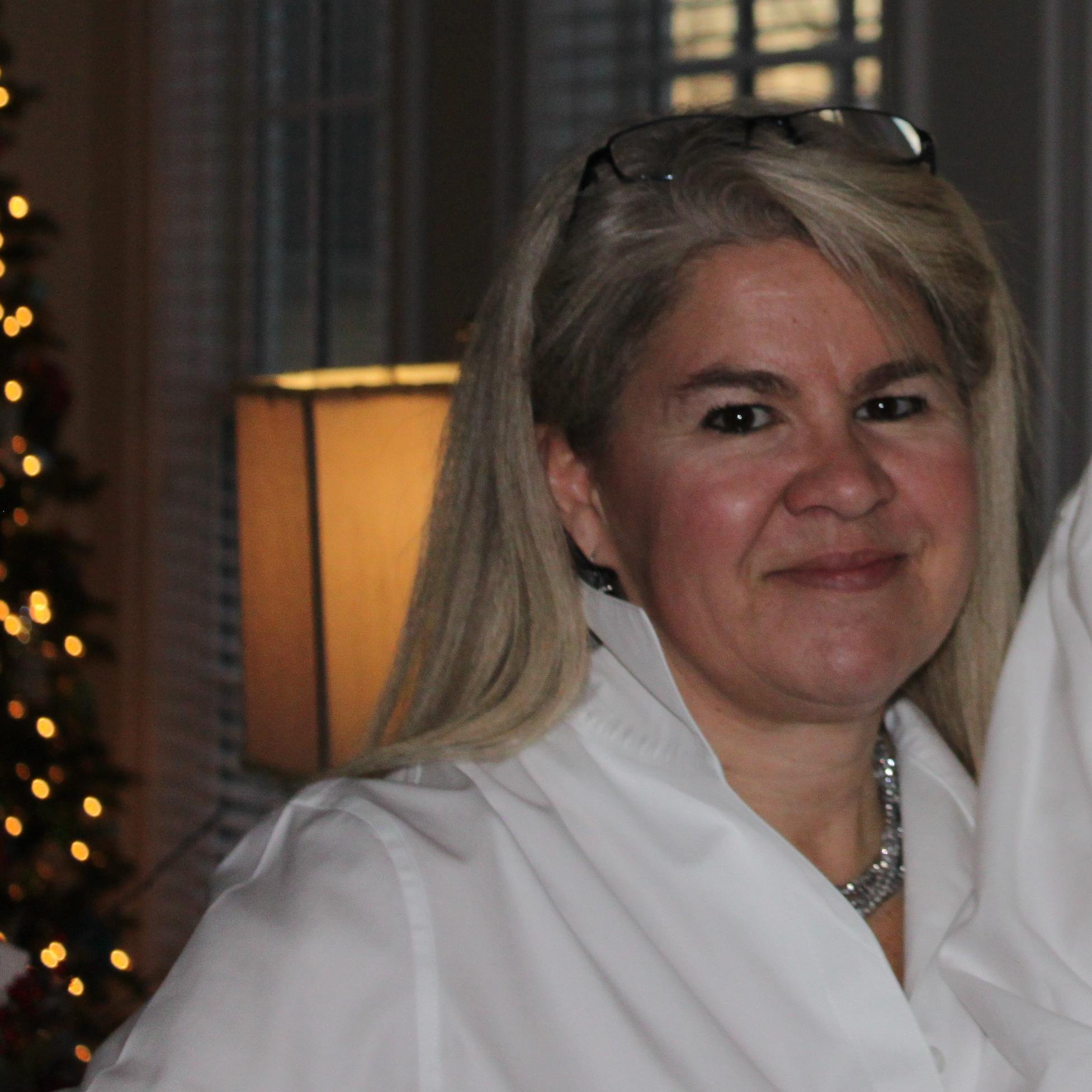 3belts's profile picture. Happy Wife, Mom, Daughter & Sister. Looking for answers, mostly finding life.