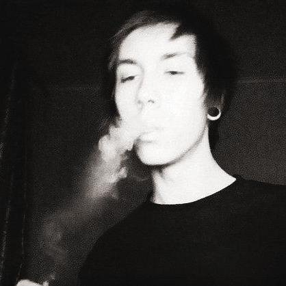 bcross17's profile picture. просто укурыш :з