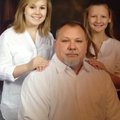 thcustomknives's profile picture. 