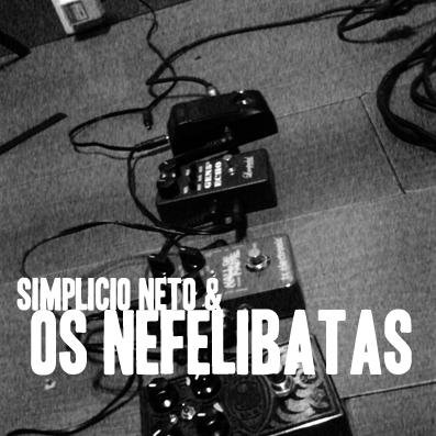 Os Nefelibatas é a mais nova experiência sônica de Simplício Neto, junto com seus parceiros musicais mais constantes.