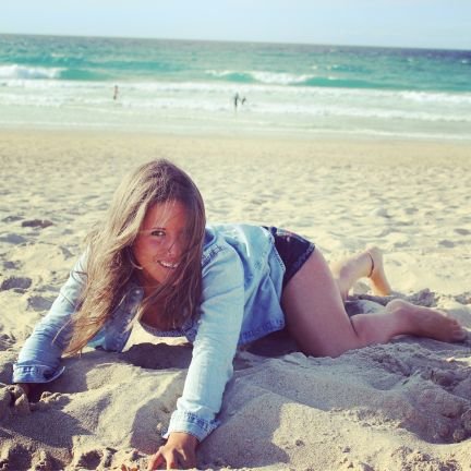 maikacastro88's profile picture. 