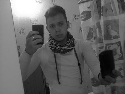 Bewere02000's profile picture. SNAPCHAT : bewere02