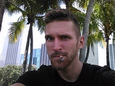 Geteasy_Miami's profile picture. #geteasy #miami #vip everything ; limos party's bottles the lifestyle. . .  for free ;)