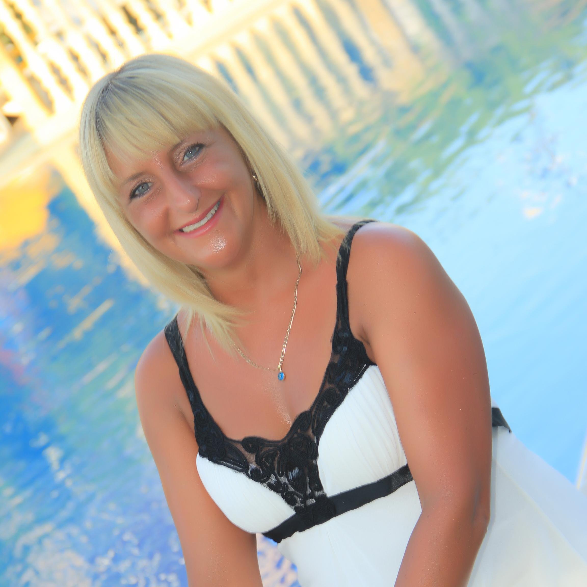 Leah_a_davies's profile picture. 