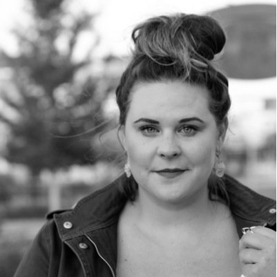 Retro Obsessed, Karaoke Queen, Photographer, & Plus-Size Blogger working in Denver, CO. (http://t.co/lyNWBM3Phs)