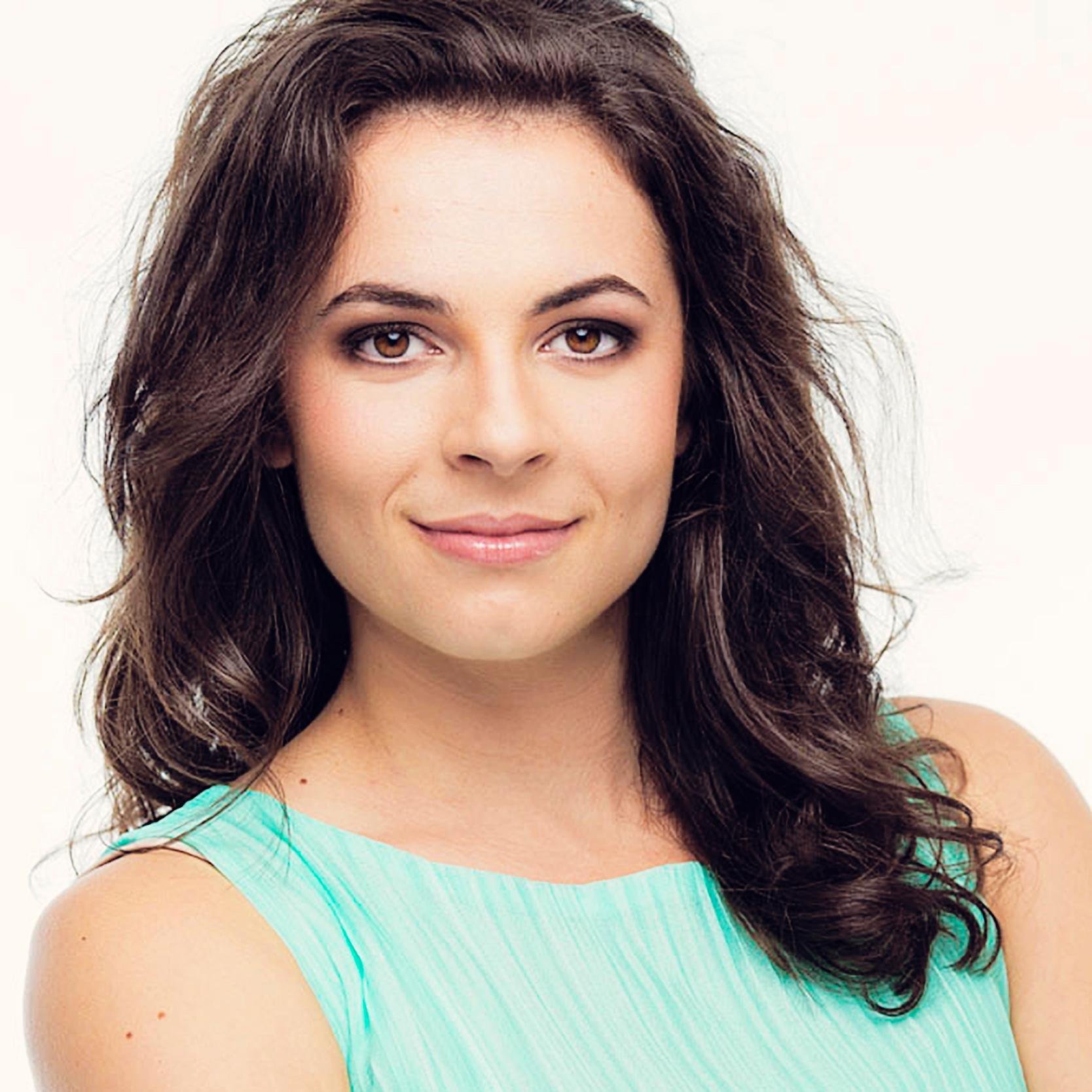 Soprano from Quebec, I love nature, and eco-friendly stuff, and Opera rocks, of course!!