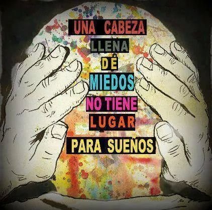 Me gusta lo anticuado y lo extravagante:lo digno de apreciarse.No soy reprimido,antipático ni cohibido;soy de mente abierta.No me molesta lo q cada quien piensa