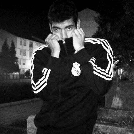 Andebol player: SVR Benfica | 17 Anos.
Singer Name: R'King G | RK'G