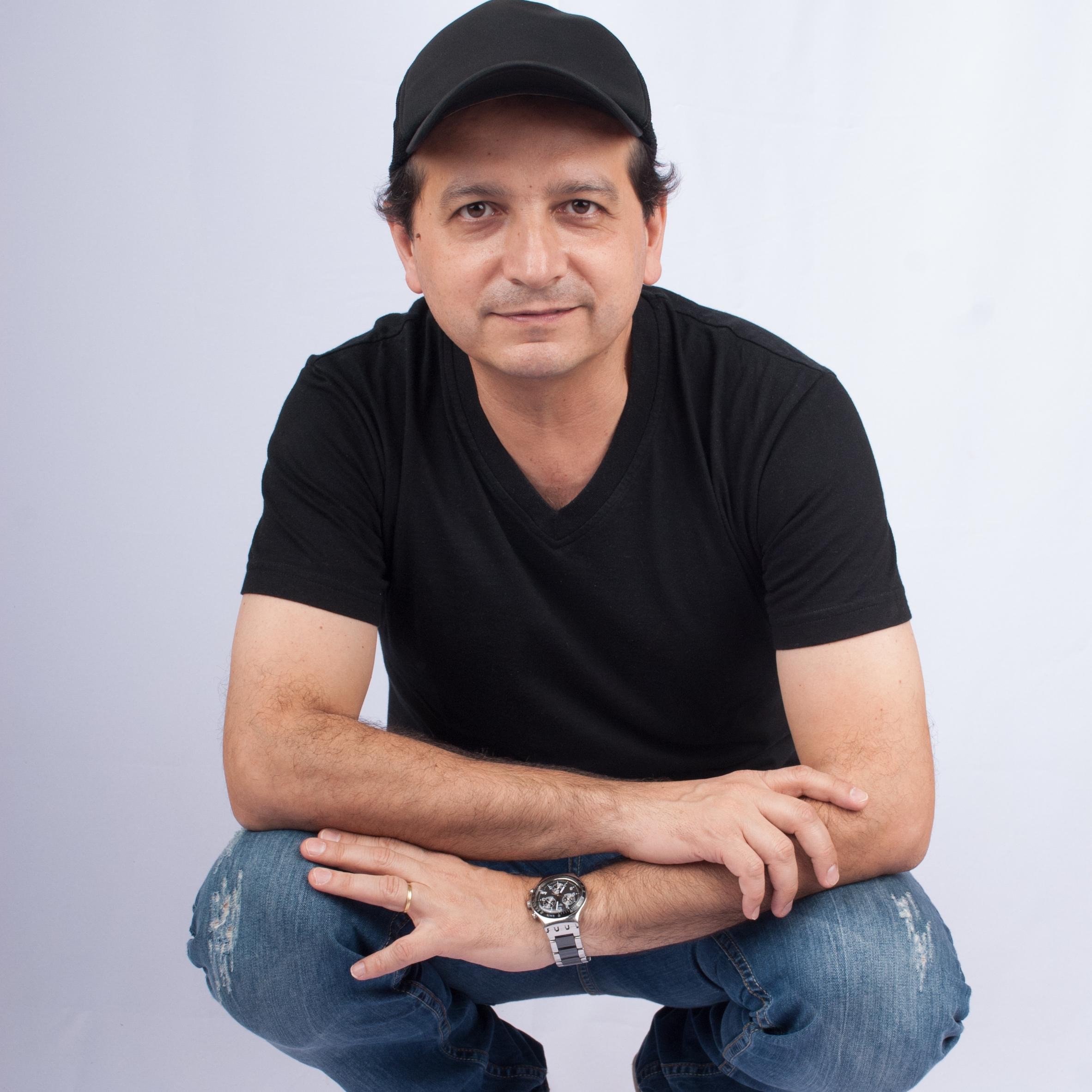 Dj y Productor. Director de 2M Group.