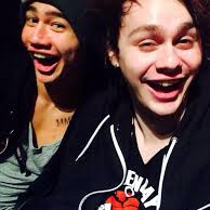 Go follow @mashtonmaple , she just gave you this free follow my friend :)