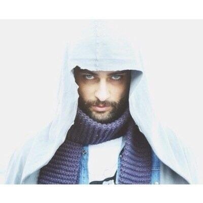 ارسل كلام خاص مع الشخص 
راح انزل الكلام مع منشن ل الشخص
بدون م يعرفك ؟