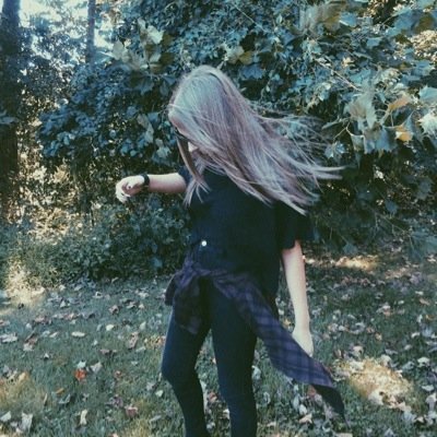 ArgentJen's profile picture. I'm Allison's younger sister! I like to be goofy, and I kinda have a thing for crazy, goofy people. And wereolves.