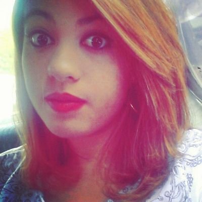 Estudante de direito na PUC -GO, apaixonada por dança e romance :)