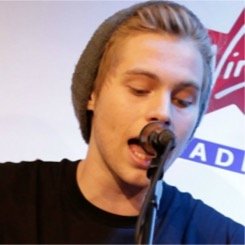 FREE FOLLOW FROM @itslukeslife FOLLOW HER BACK I LOVE YOU BYEE