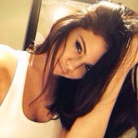 Selena (@breakinghecrts) 's Twitter Profile