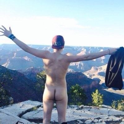 Free follow, follow @lukemiax and @fake5SOSfactx for a dm to calum