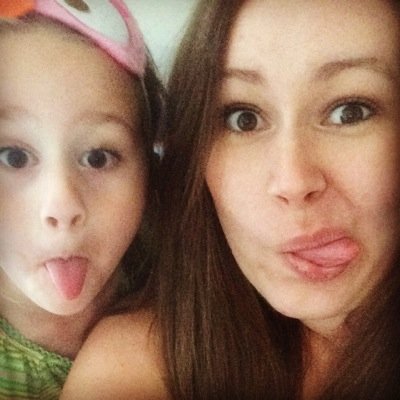 mom. chiro student. homemaker. an aspiring traveler. love: nature, music, fun, books, food, cook/bake, open road.