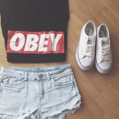 Venta de ropa online
Vintage y grandes marcas a precios pequeños.
¡Síguenos!
692508121 - info pedidos
