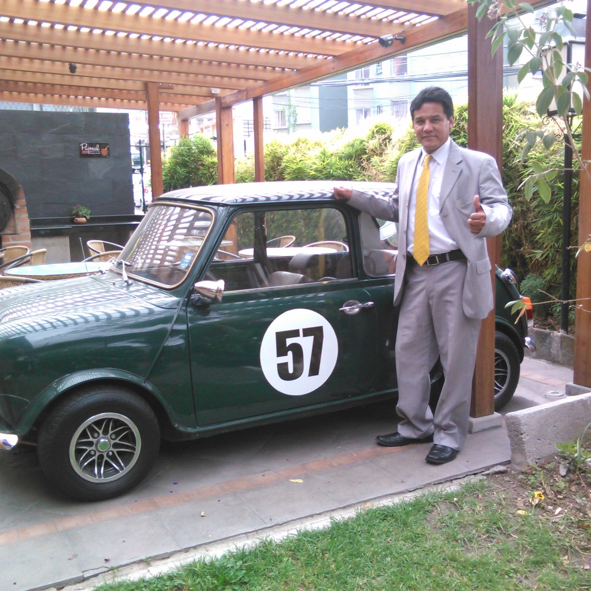 Ecuatoriano, Comunicador Social,Corresponsal de Guerra, amante del automovilismo, siempre  con  los sueños intactos💪🏁🇪🇨
