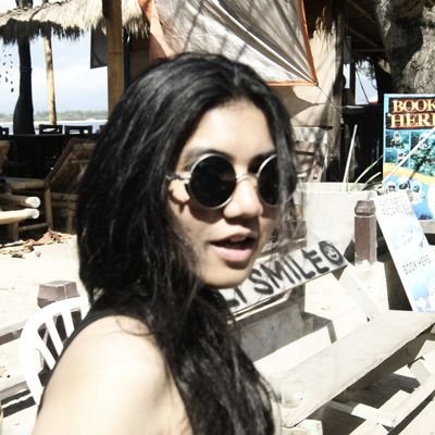 Terlalu tua untuk mengerti dan terlalu muda untuk peduli.