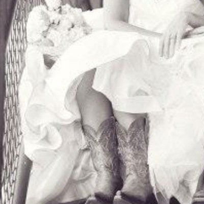 Wife & working mom. Overdressed, over-opinionated, just the right amount of educated. Doing it with style, sass, & southern roots. AVI is me.