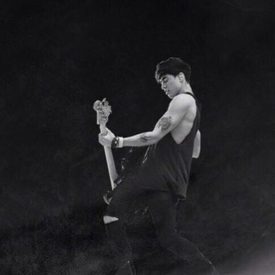 FREE FOLLOW FROM @XCALUMSHOODIE :)