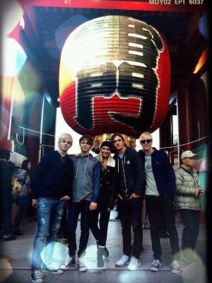 Japan high school student
R5♡Riker Lynch                                                            Please follow me!!