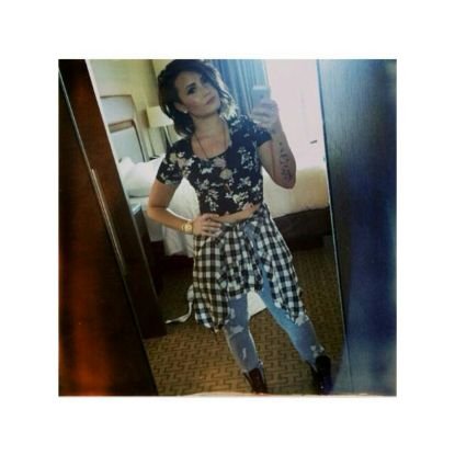 this is a free follow || follow @FINDINGDEMIVATO and @Maxr5er they followback just wait or ask