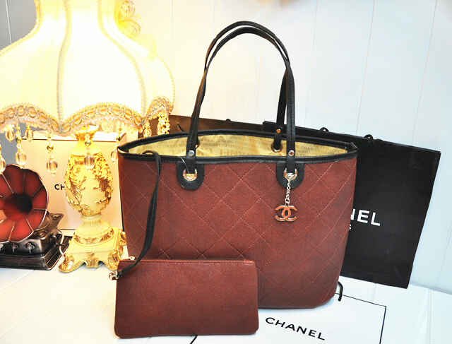 Wajib memfollow karna kami menjual berbagai macam tas dengan kualitas terjamin :) happy shopping :D