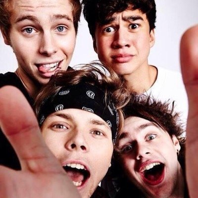 dm me cute/nice things about your fav accounts (any fandom) !! and possibly make someone smile :)