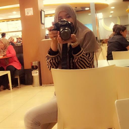 AzQyaz's profile picture. Allah^^Pharmacist°•°