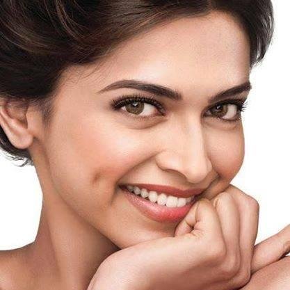 Page for all Bollywood Lovers for Regular Updates..❤