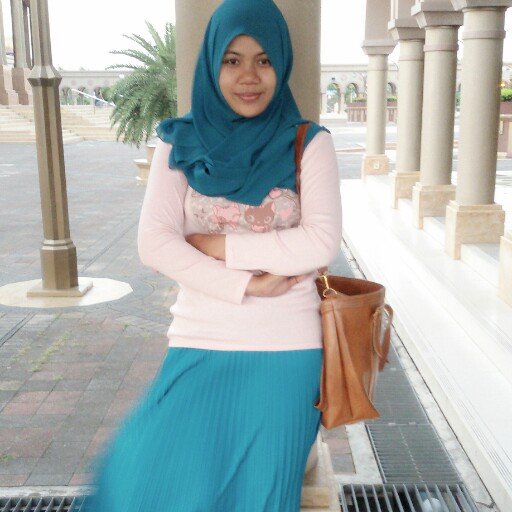 :: Ĵādiiℓah cewek yang RENDAH HATI
:: bukan RENDAH DIRI  ❁◕ ‿ ◕❁