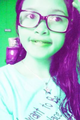nama lenkap:nigmatur rizki fitriana ttl:waru,15 juli 1999 kelamin: perempuan hobby: bernyanyi