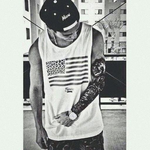 14a Soy enano:$ Me Gusta el Rap,Beatbox,No soy Fácil,y Me Gusta lo Cool♥ .