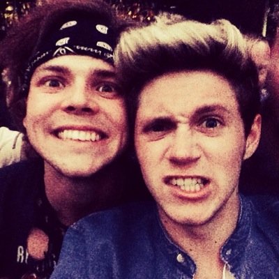 Niall and Ashton girl || Bands are my life || WWA Tour 25th of June ||