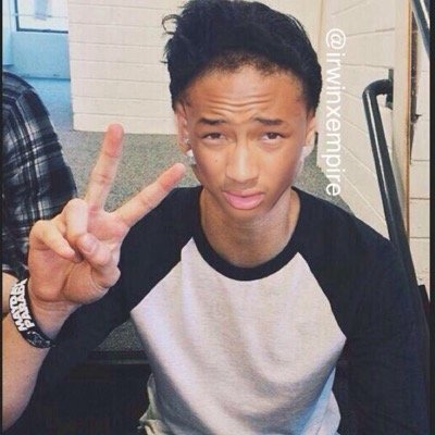 Change your icon and name to jaden smith and tweet #imtherealjadensmithfollowparty SPREAD!