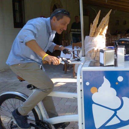 Machine Vision specialist and newtech addicted in the maintime. UCI Pro Cycling riders`agent for passion