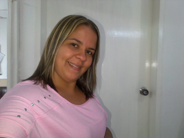 T.S.U en Informática y estudiando el 8vo semestre de Educ.Preescolar... U.E Lisandro Alvarado enamorada de mis hijos los amo Rosangelys y Jose Rodrigo