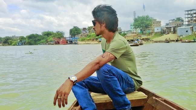 milon124's profile picture. 