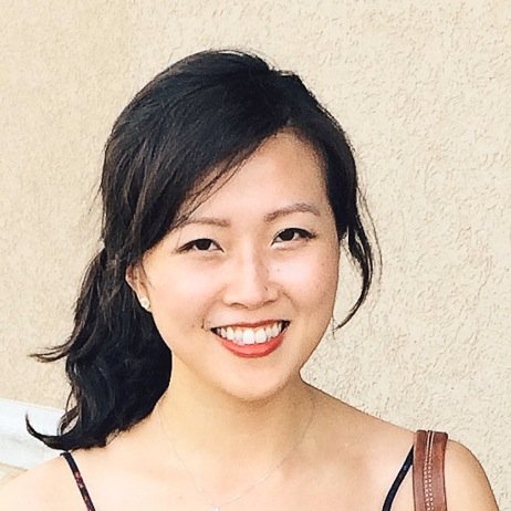 A Registered Dietitian, healthy food blogger, yogi, contributor to @healthyaperture blog.