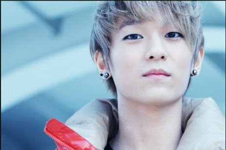 เป็นติ่งเกาหลี บอบทุกวงไม่แอนตี้ ฟอลได้ กูไม่กัด กูฉีดยาแล้ว  บ้างทวิตด่าแรงไป ก็ขอโทษ กูเปนคนตรงๆ คงไม่ว่ากัน (กูเก็บกดมานานและให้กูได้ปล่อยบ้างเหอะ)