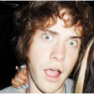 abrindo as pernas para taylor york desde 1999