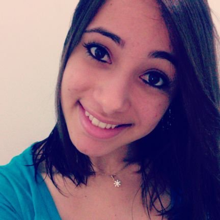 Ela é uma menina linda que precisa urgentemente ser mais forte