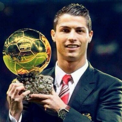 ‏عندما تكون مشجعاً لريال مدريد ، ستبدو كل الأشياء صغيره أمامك ؛)