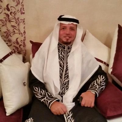 كن ثريا باخلاقك بقناعتك كبيرا بتواضعك وهكدا تعيش ملكا