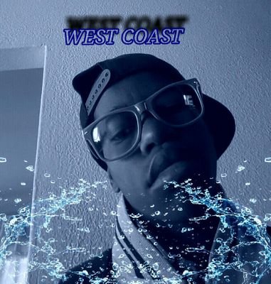 Rob_kardash's profile picture. black on the outside white on the inside